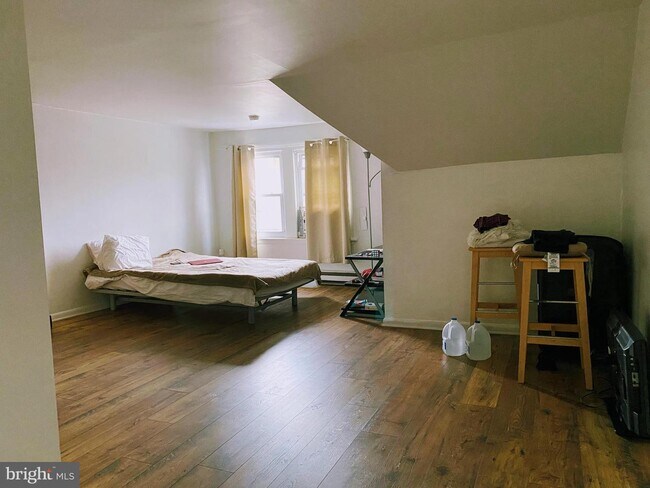 Foto del edificio - 118 E Lancaster Ave