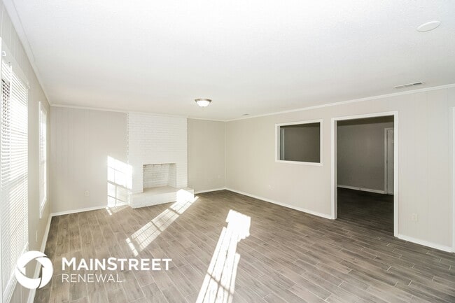 Building Photo - 26 Hickory Hills Dr