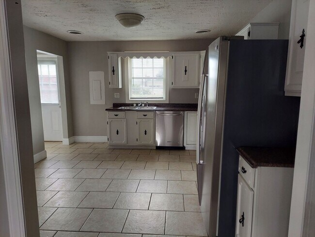 Foto del edificio - 714 Oak St. Kingsport TN 37664  A &amp; B