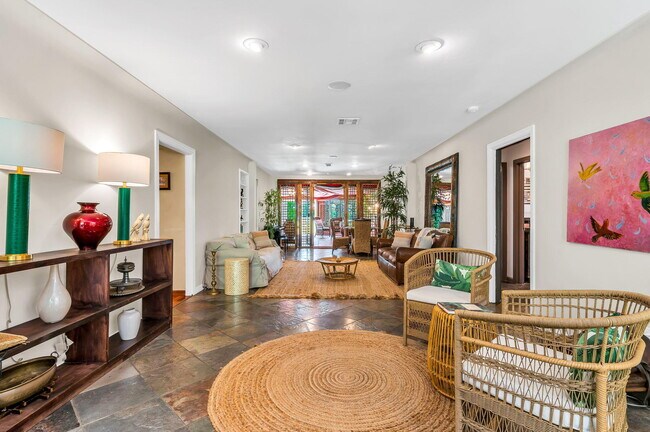 Foto del edificio - 728 N Golfview Rd