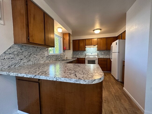 Building Photo - 2bed, 1bath, 800 Sq.ft. apartment - Nampa - Near NNU