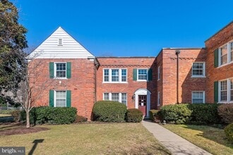 Building Photo - 1817 Queens Ln