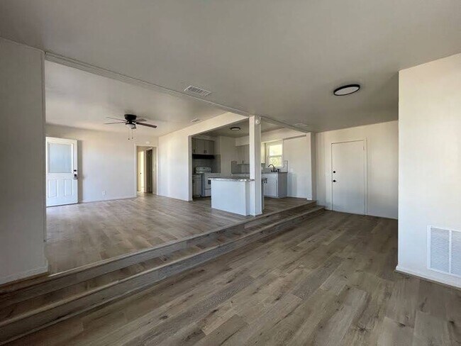 Foto del edificio - Lamesa Luxe Retreat – Modern Comfort Meets Small-Town Charm