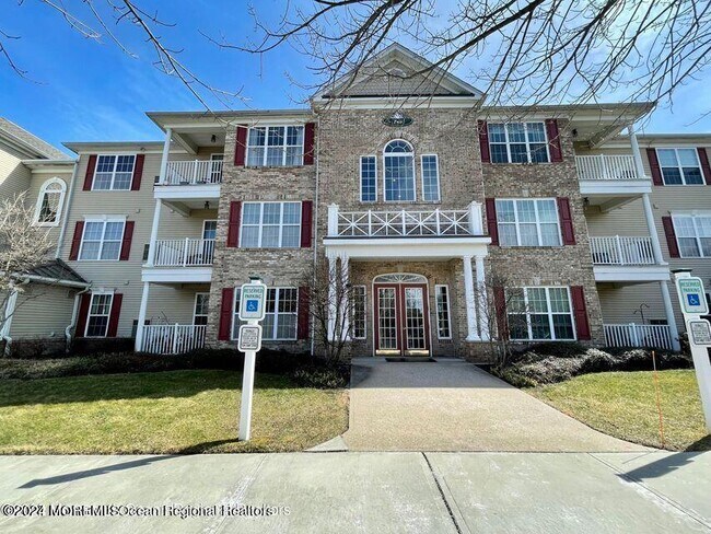 Building Photo - 323 Sophee Ln
