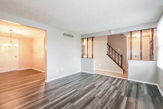 Foto del edificio - 1328 Brownswood Dr