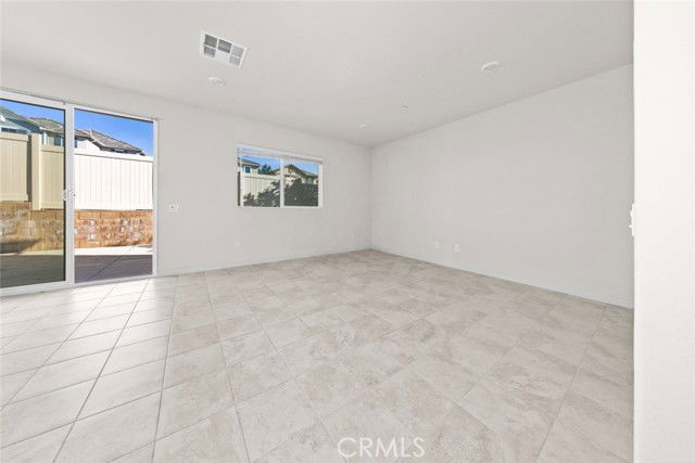 Foto del edificio - 11640 Eldridge Ave