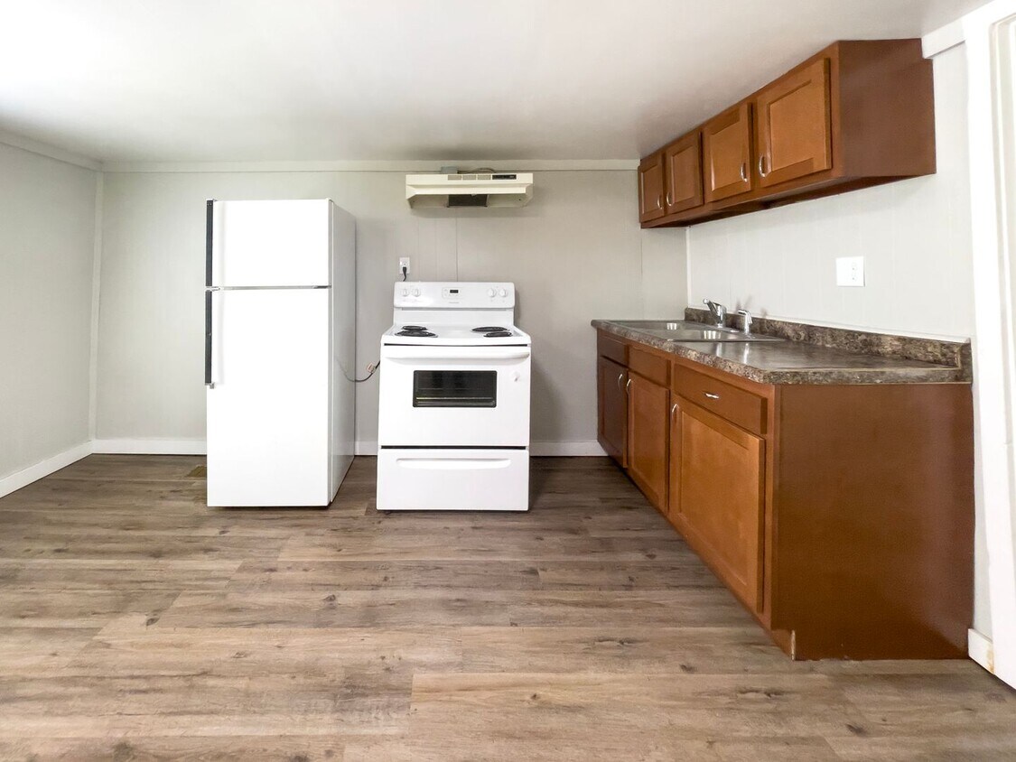 906 W Main St Unit Apt. 2, Muncie, IN 47305 Room for Rent in Muncie, IN