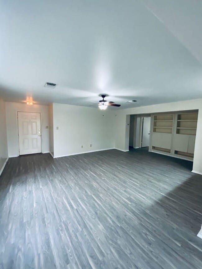 Building Photo - Everstone Creek - Northwest Area