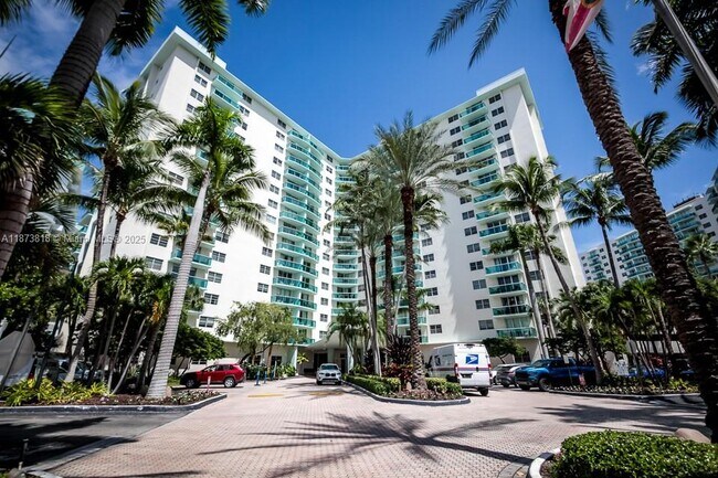 Building Photo - 3801 S Ocean Dr