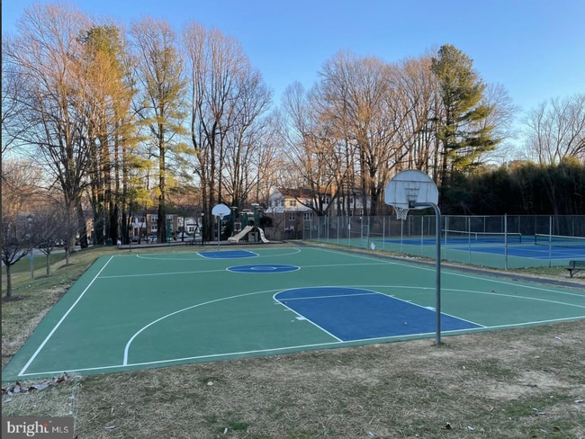 Building Photo - 9620 Hillock Ct