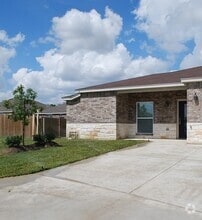 Building Photo - 2003 Tru Cir