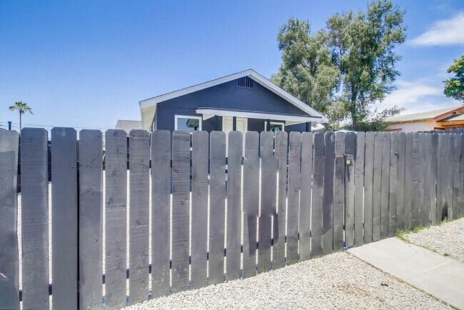 Foto del edificio - Newly Renovated!  Move-In Today!