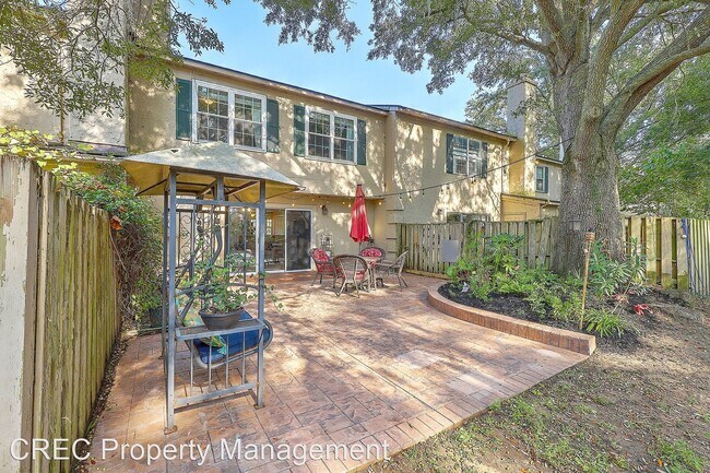 Building Photo - 2 br, 2.5 bath House - 2065 Emerald Terrace