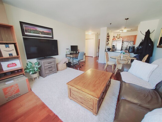Foto del edificio - 51 Schuyler Avenue Apt #7, Stamford, CT 06...