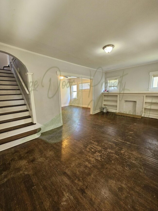 Building Photo - BEAUTIFUL 2-STORY HOME!!!