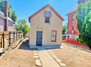 Building Photo - 216 N Bradford St