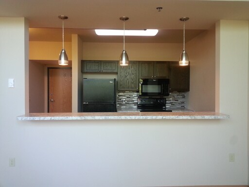 Building Photo - 810 4th Ave S