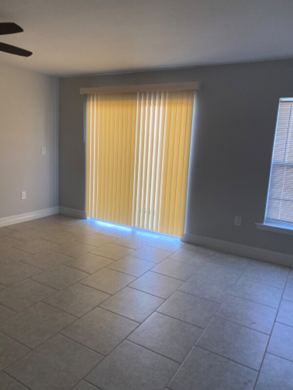 5009 Benton St, Lehigh Acres, FL 33971 Room for Rent in Lehigh Acres