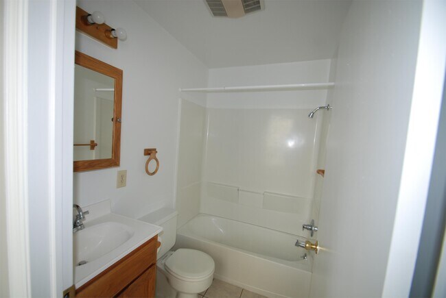 Foto del edificio - 59 W Maynard Ave