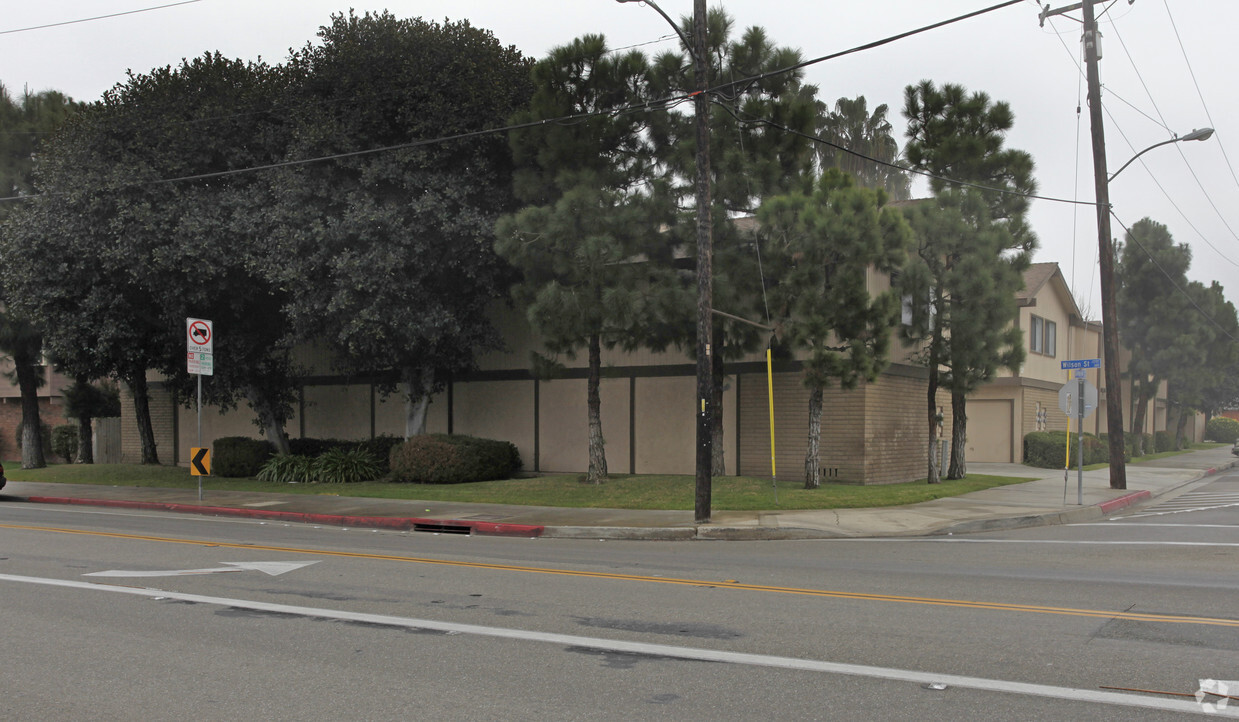 Building Photo - The College Avenue Apartments