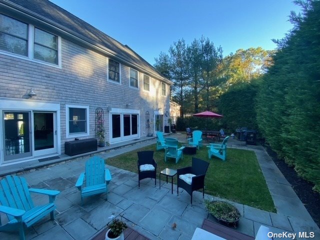 Building Photo - 2 Shore Ct