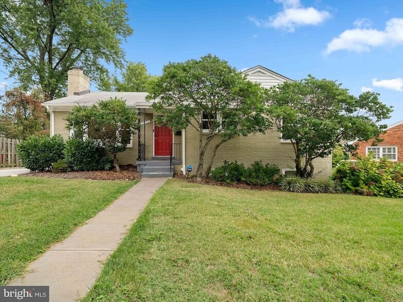 Foto principal - 6095 Wilson Blvd