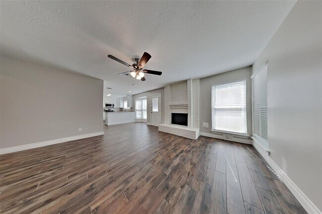 Foto del edificio - 2638 Brookdale Dr