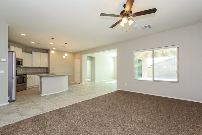 Foto del edificio - 17771 W Hadley St