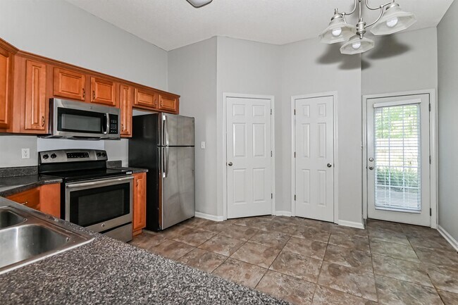Foto del edificio - 6967 Parkbrook Ln