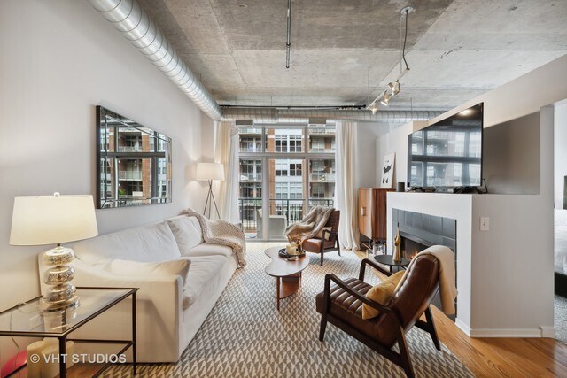 Foto del edificio - 1000 W Adams St
