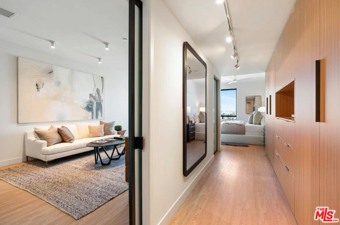 Foto principal - 3688 Overland Ave