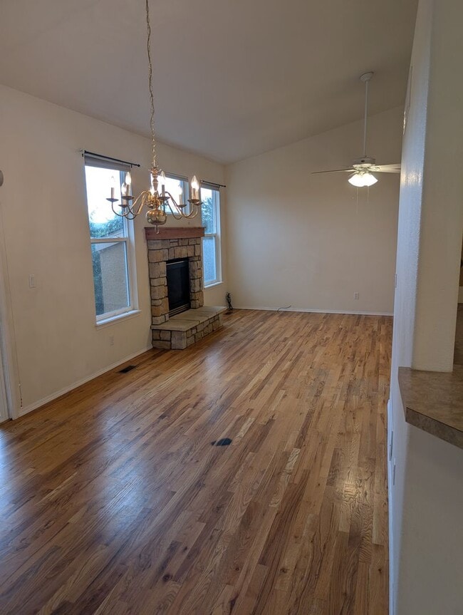 Building Photo - Ranch style home off the beaten path and s...