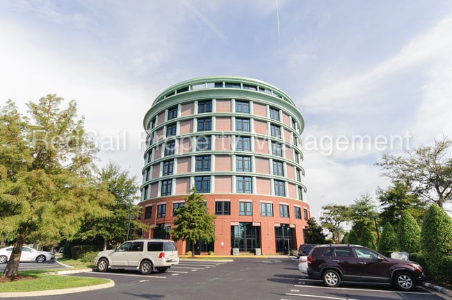 Building Photo - 415 Saint Pauls Blvd
