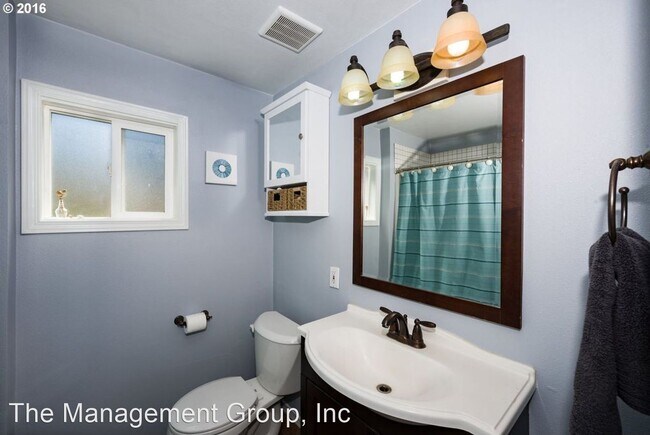 Foto del edificio - 2 br, 1.5 bath House - 2318 E 16th Street