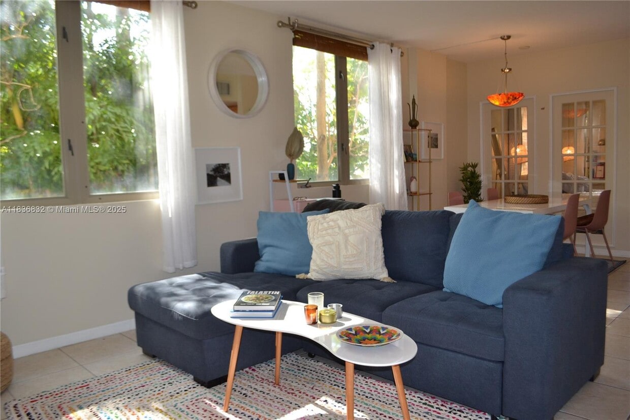 Primary Photo - 2630 SW 28th St