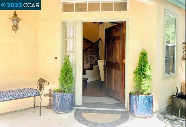 Foto del edificio - 1576 Silverwood Ct