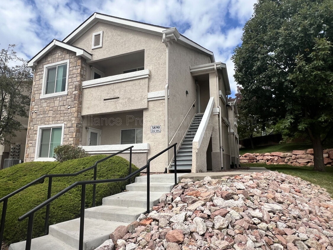 Photo - 3890 Strawberry Field Grv