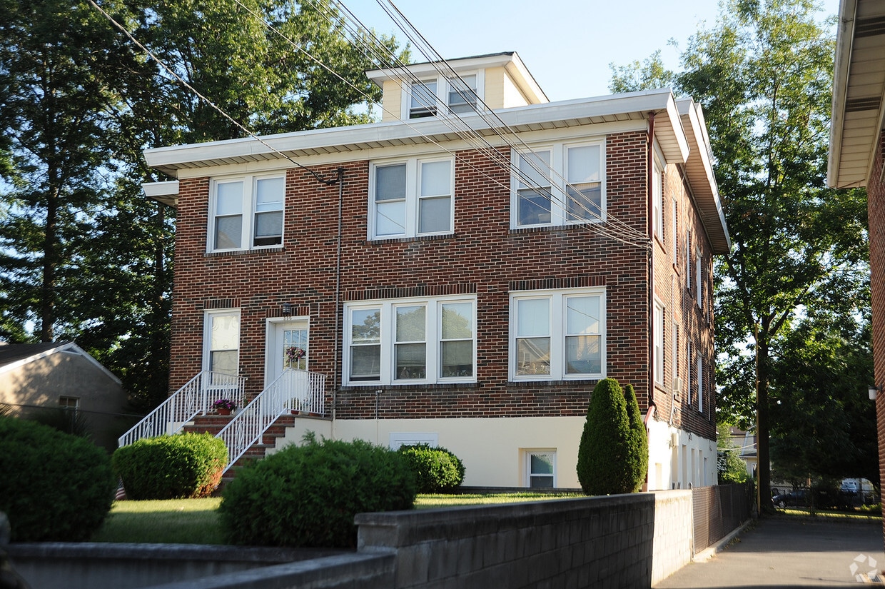 536 Lake Ave, Lyndhurst, NJ 07071 Apartments Lyndhurst, NJ