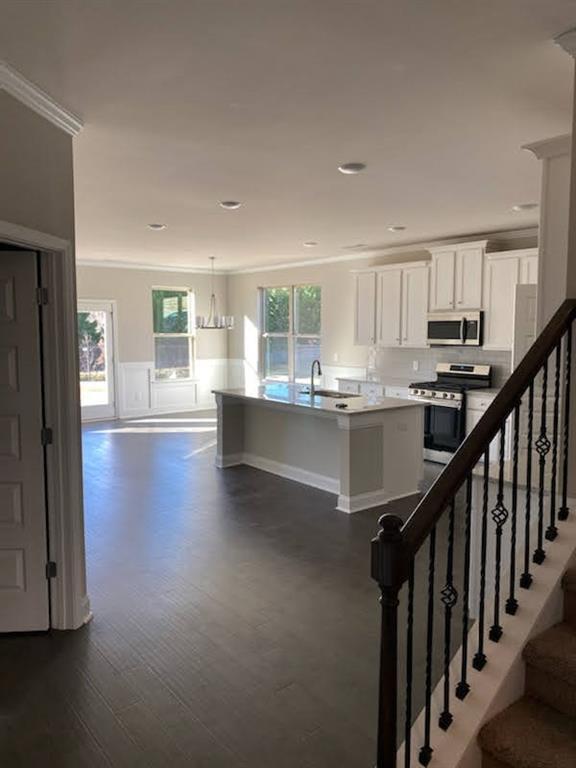 Building Photo - 200 Broadleaf Way