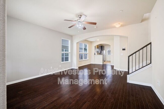 Foto del edificio - 730 Lost Pines Ln