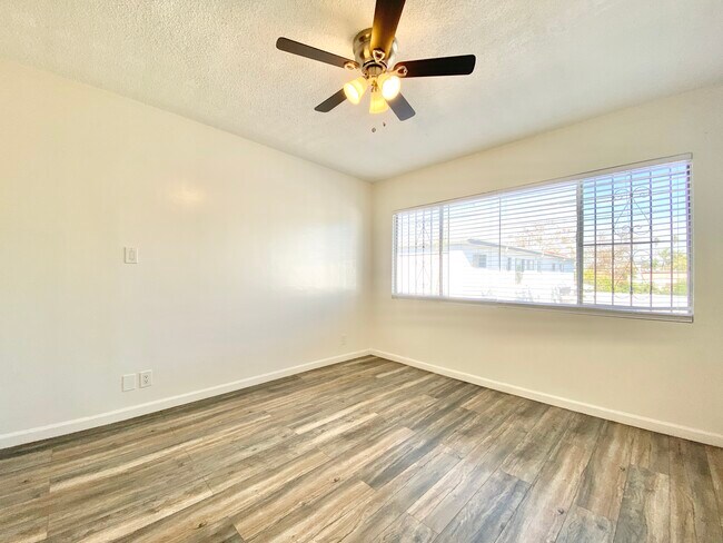 Building Photo - 5475 Homeside Ave