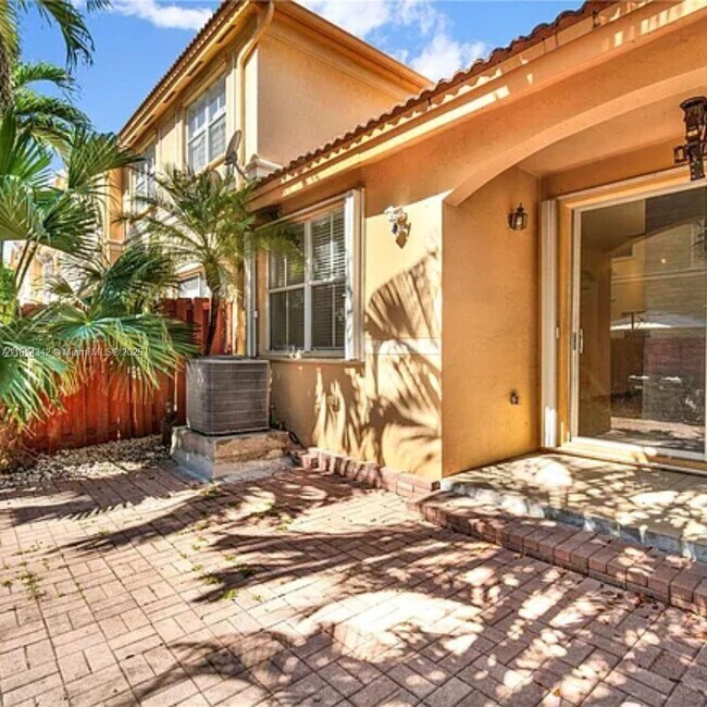 Foto del edificio - 10902 NW 79th St