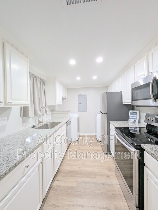 Building Photo - 4343 Aqua Vista Dr