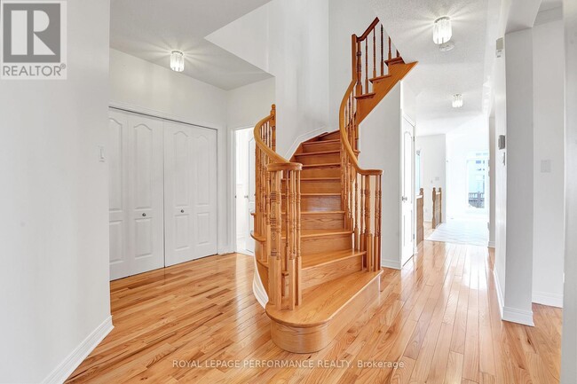 Building Photo - 22 Mountain Ash Dr