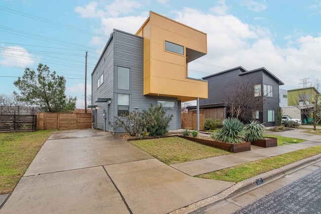 Building Photo - 6101 Toscana Ave