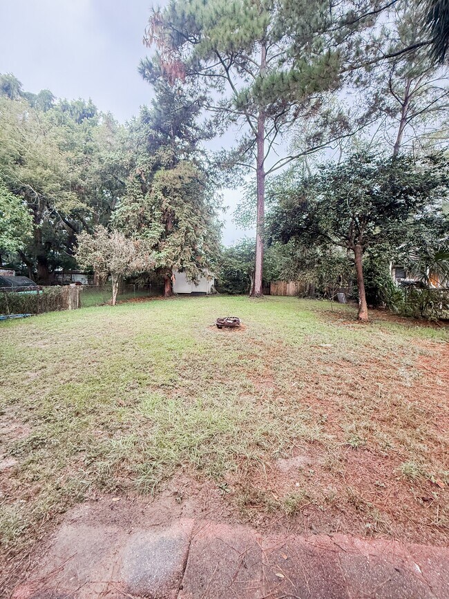 Foto del edificio - 1318 N Bronough St