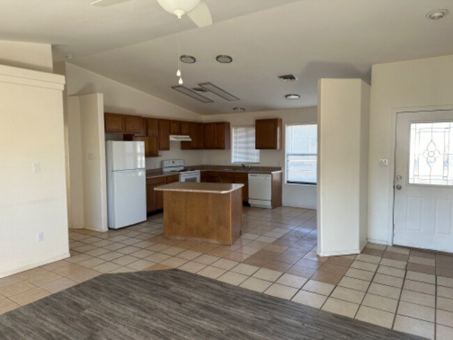 Foto del edificio - 1034 W 7th S St