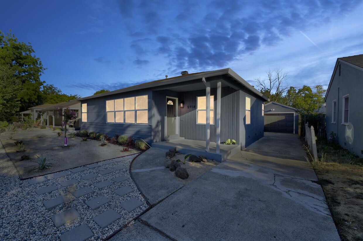 5918 4th Ave, Sacramento, CA 95817 House Rental in Sacramento, CA