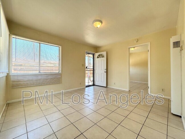 Building Photo - 14037 1/2 Orizaba Ave