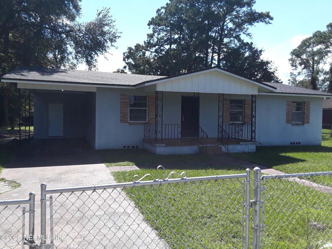 Foto principal - 7930 Tarling Ave